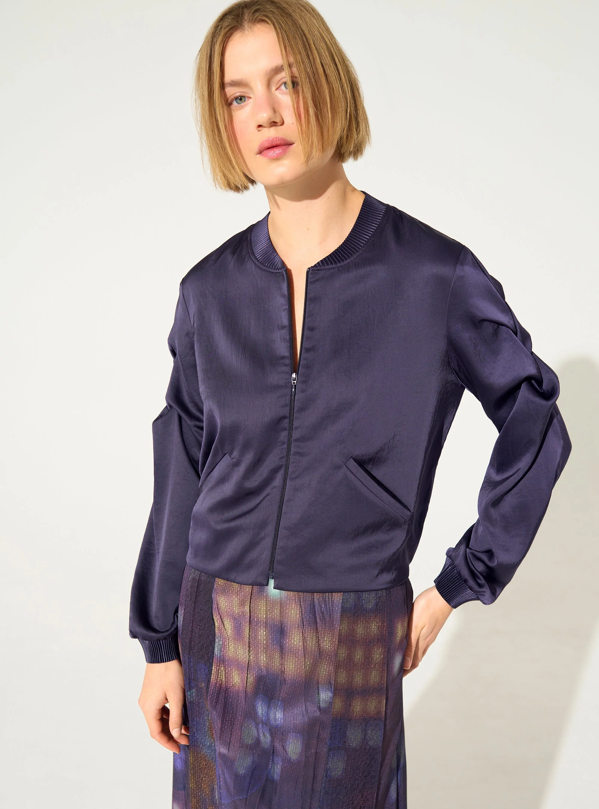 Blouson droit plissé violet