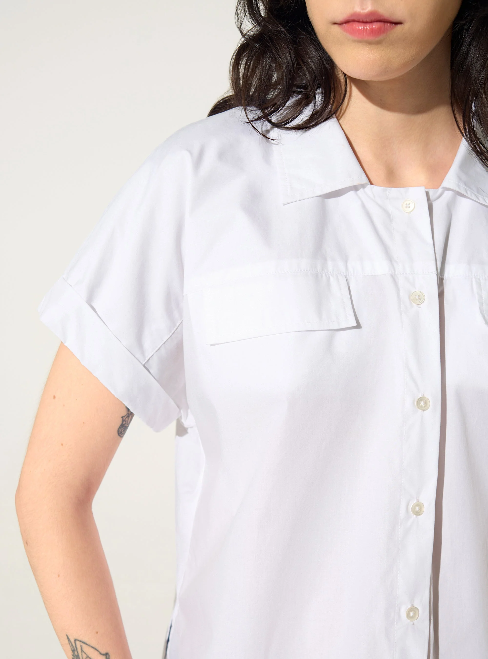 Chemise oversize en coton biologique blanche - Image 3