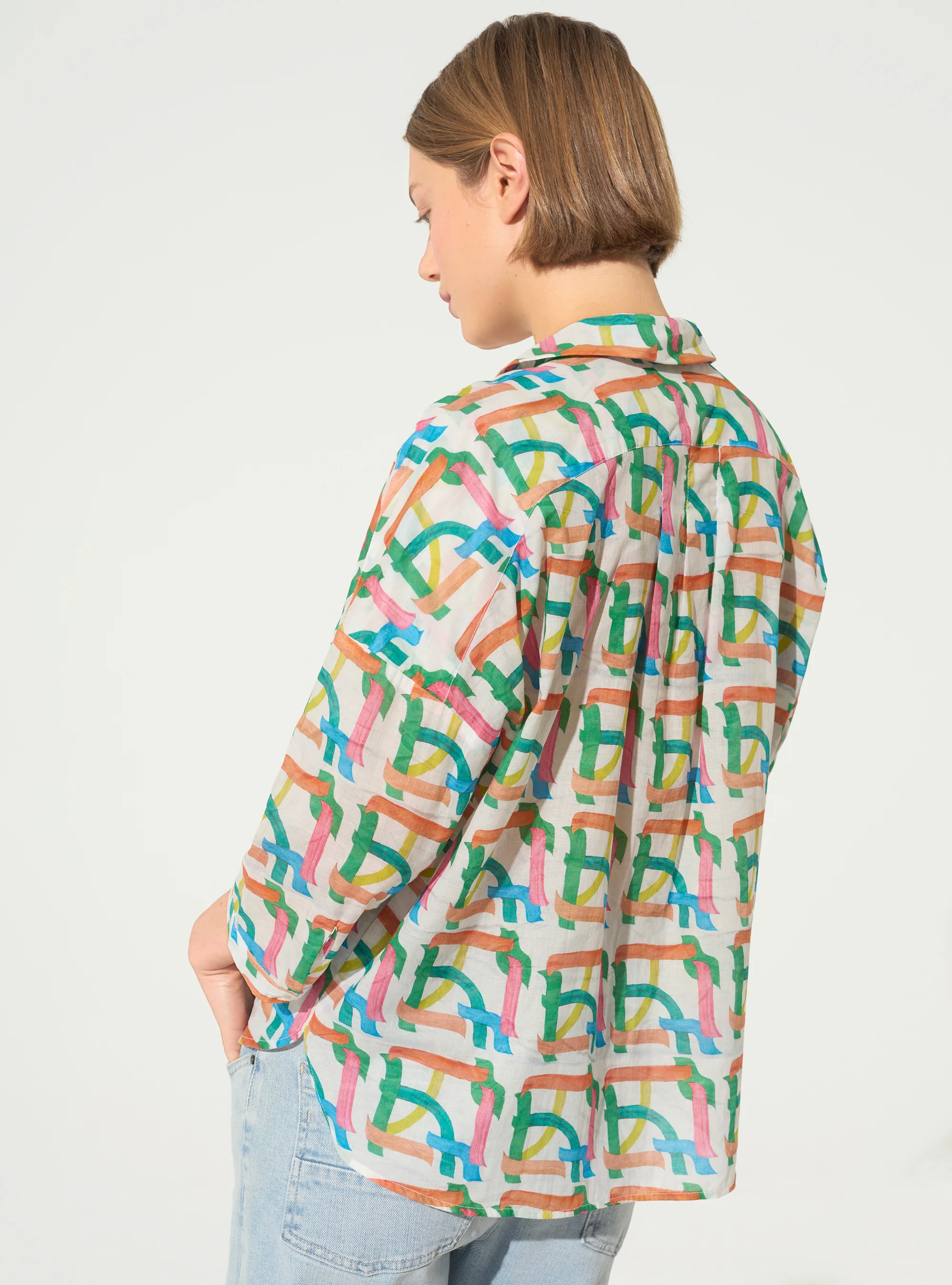 Chemise oversize imprimé maison en coton blanche - Image 5