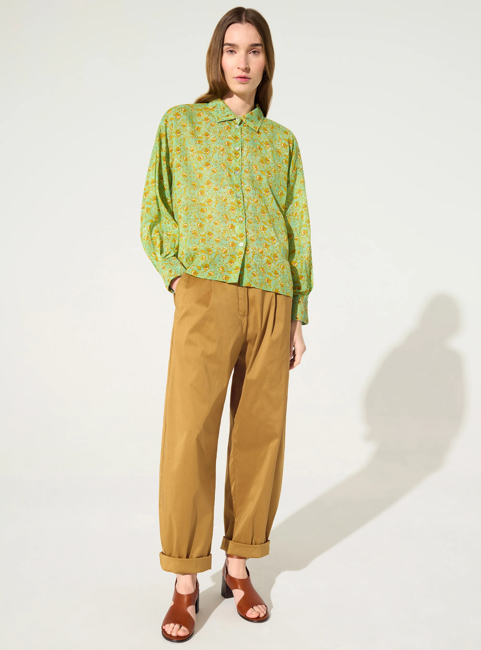 Chemise oversize plissée imprimée en coton vert - Image 2