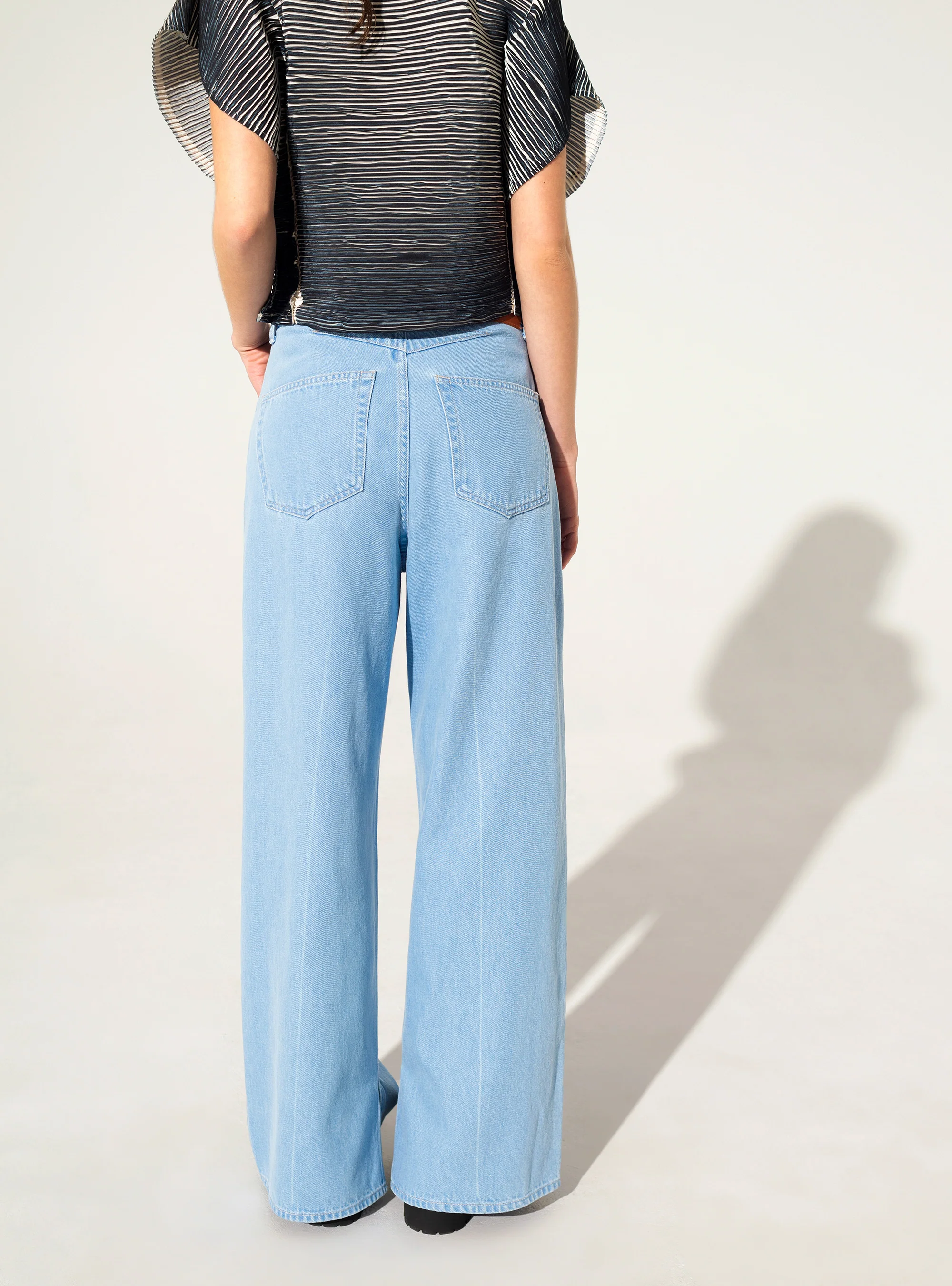 Jean baggy en coton biologique bleu - Image 4