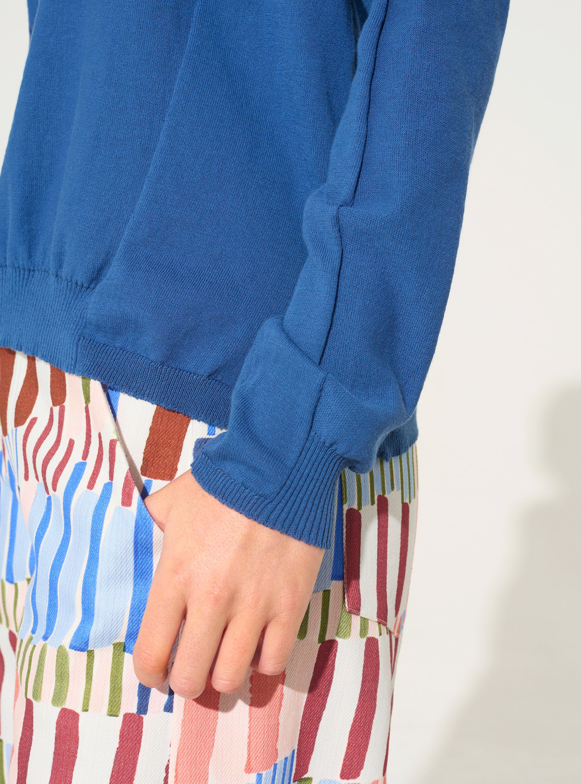 Pull en coton bleu - Image 3