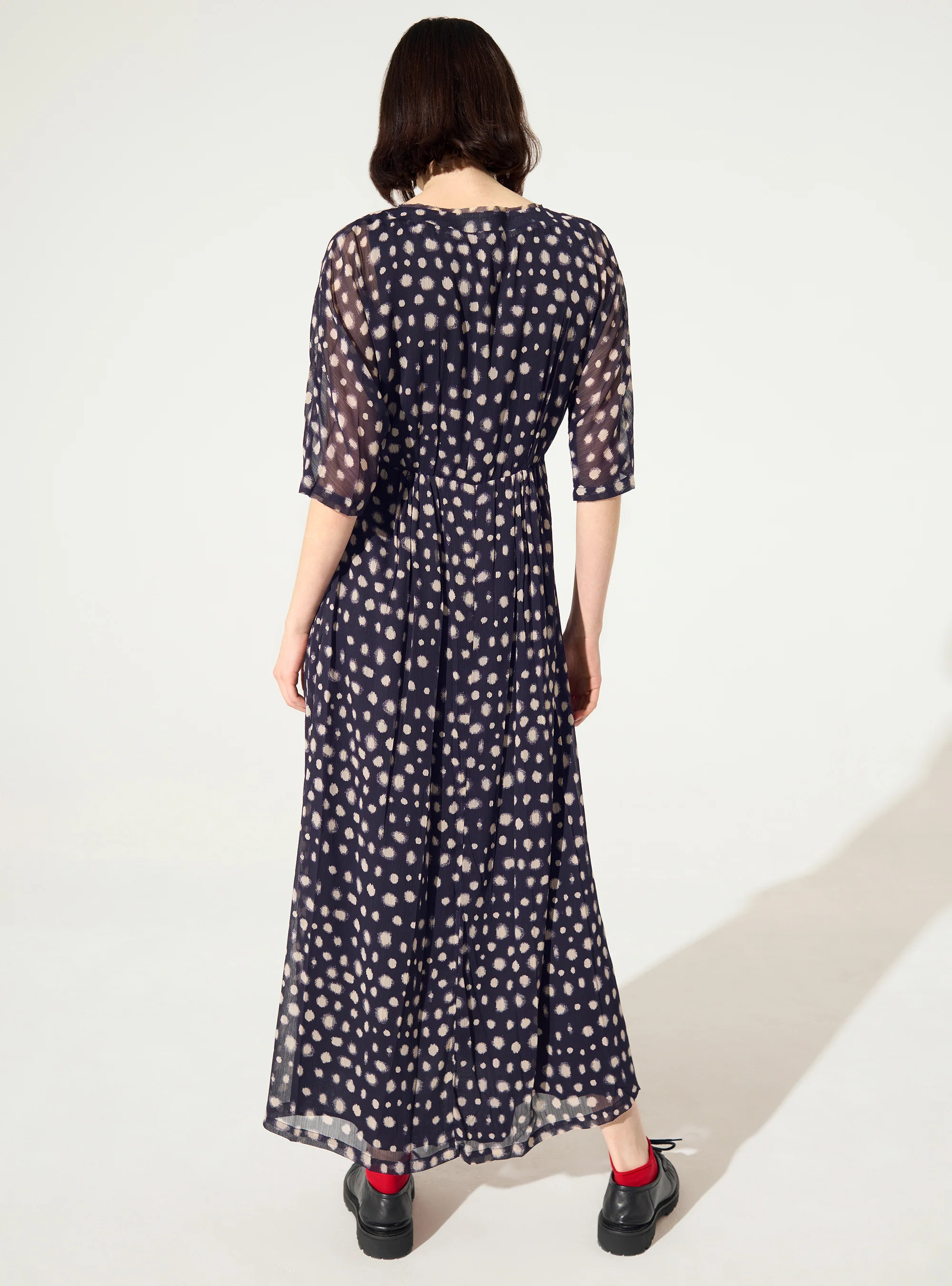 Robe ajustée plissée imprimé maison violette - Image 5