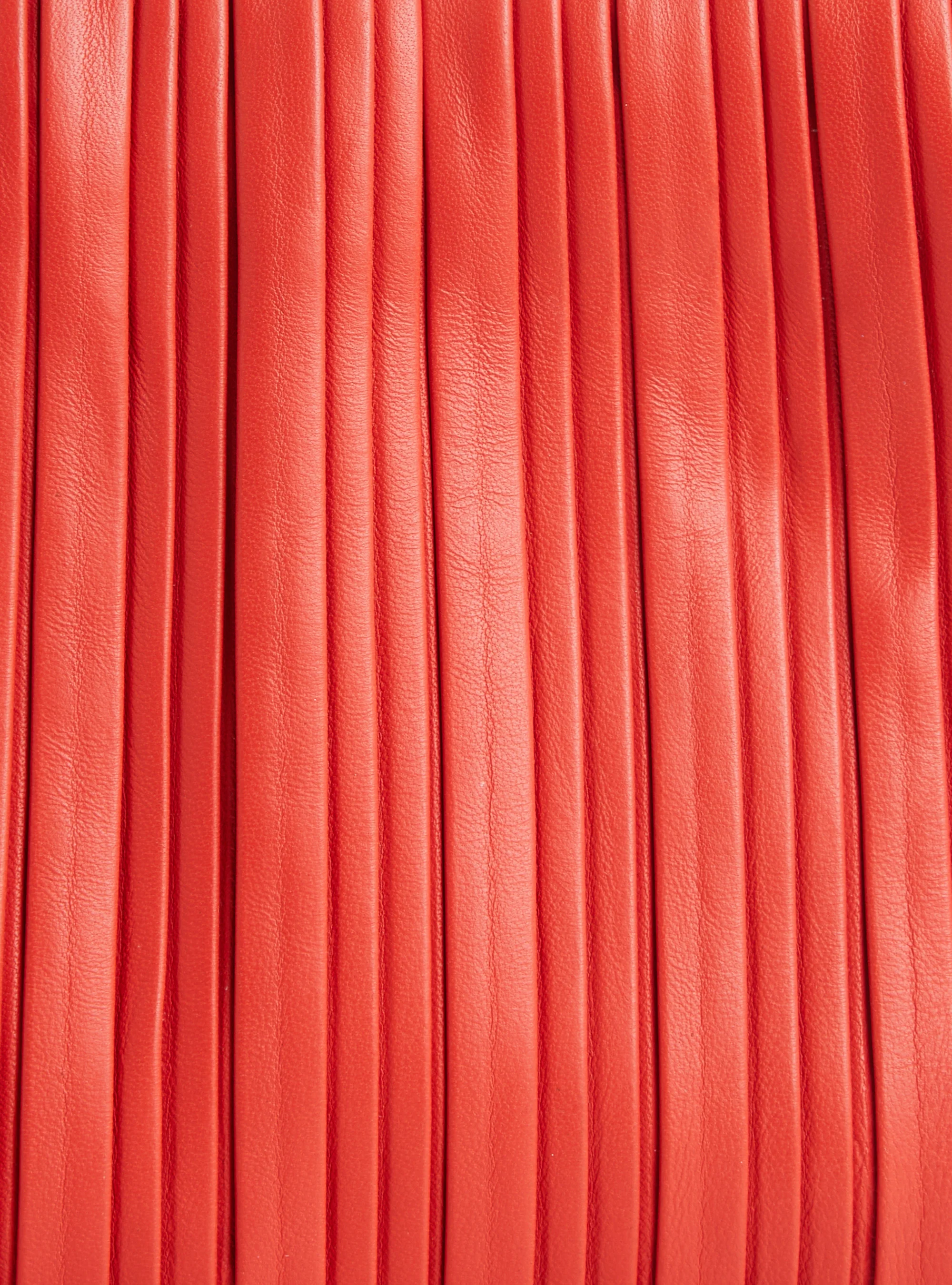 Petit sac plissé en cuir rouge - Image 3
