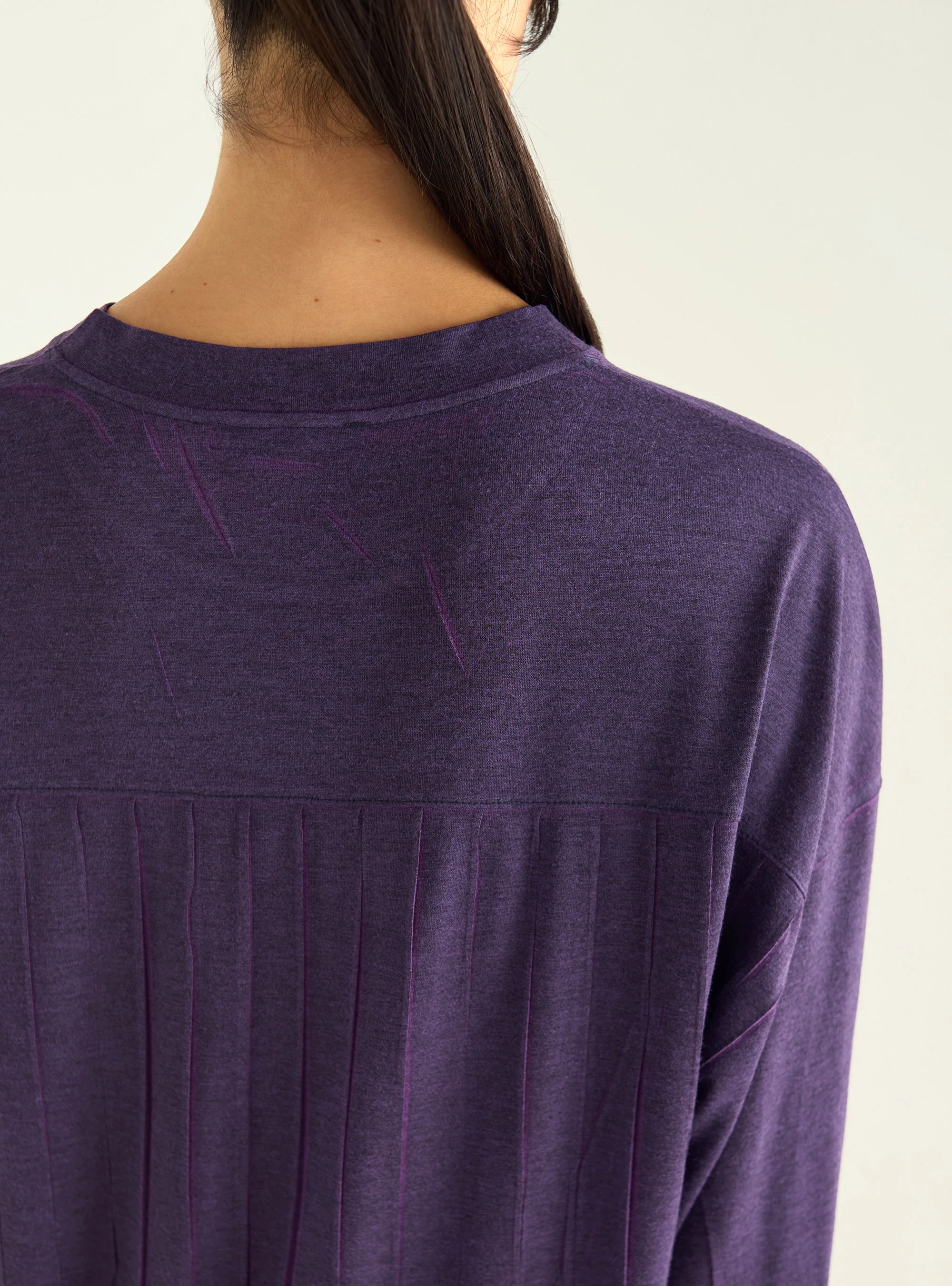 T-shirt oversize plissé violet - Image 4
